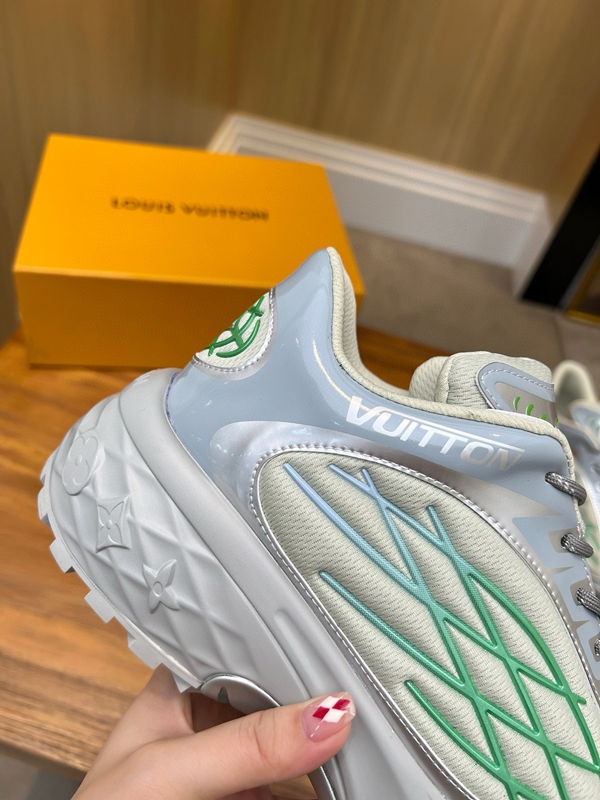 ルイヴィトン靴側面デザイン